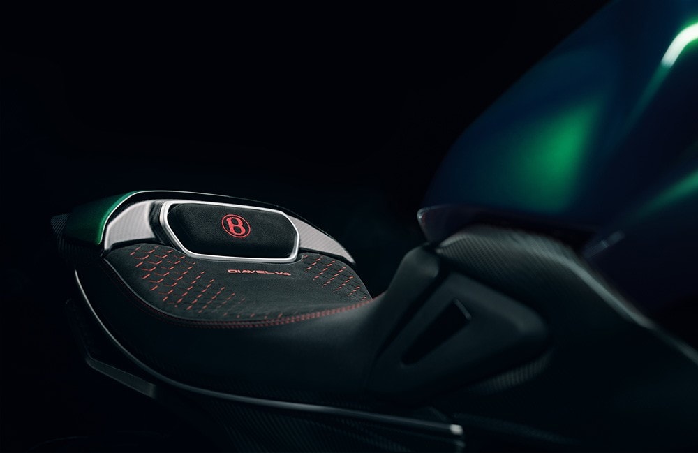 Ducati e Bentley: due serie davvero speciali per la Diavel V4